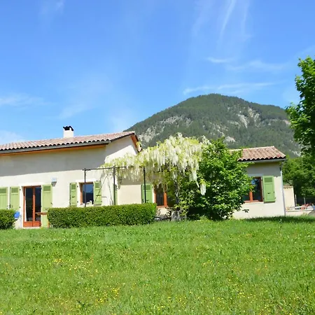 Le De Valerie Cote Jardin