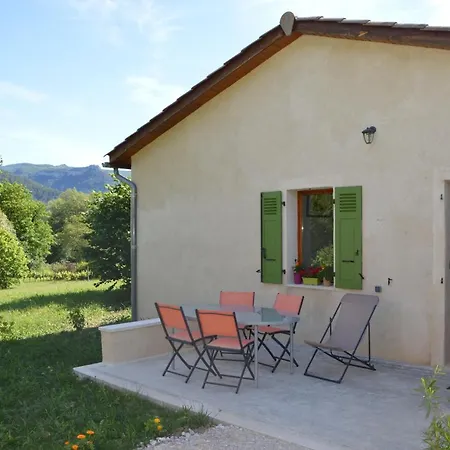 Holiday home Le De Valerie Cote Jardin *