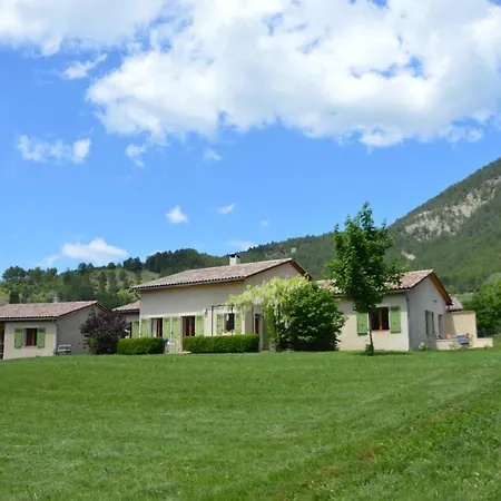 Le De Valerie Cote Jardin Holiday home Die