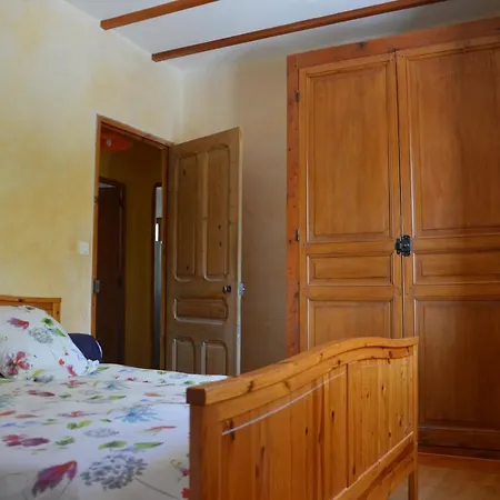 Le De Valerie Cote Jardin Holiday home